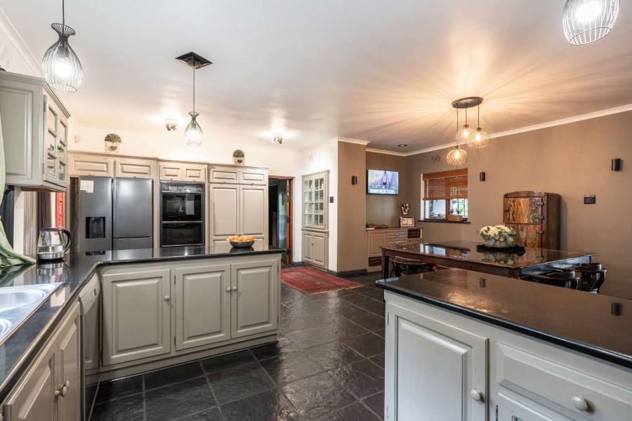 5 Bedroom Property for Sale in Sonstraal Heights Western Cape